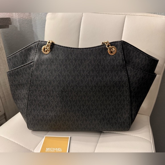 Michael kors purse - Picture 3 of 4